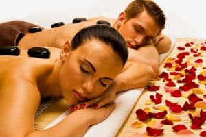 Les bienfaits d'un massage en duo